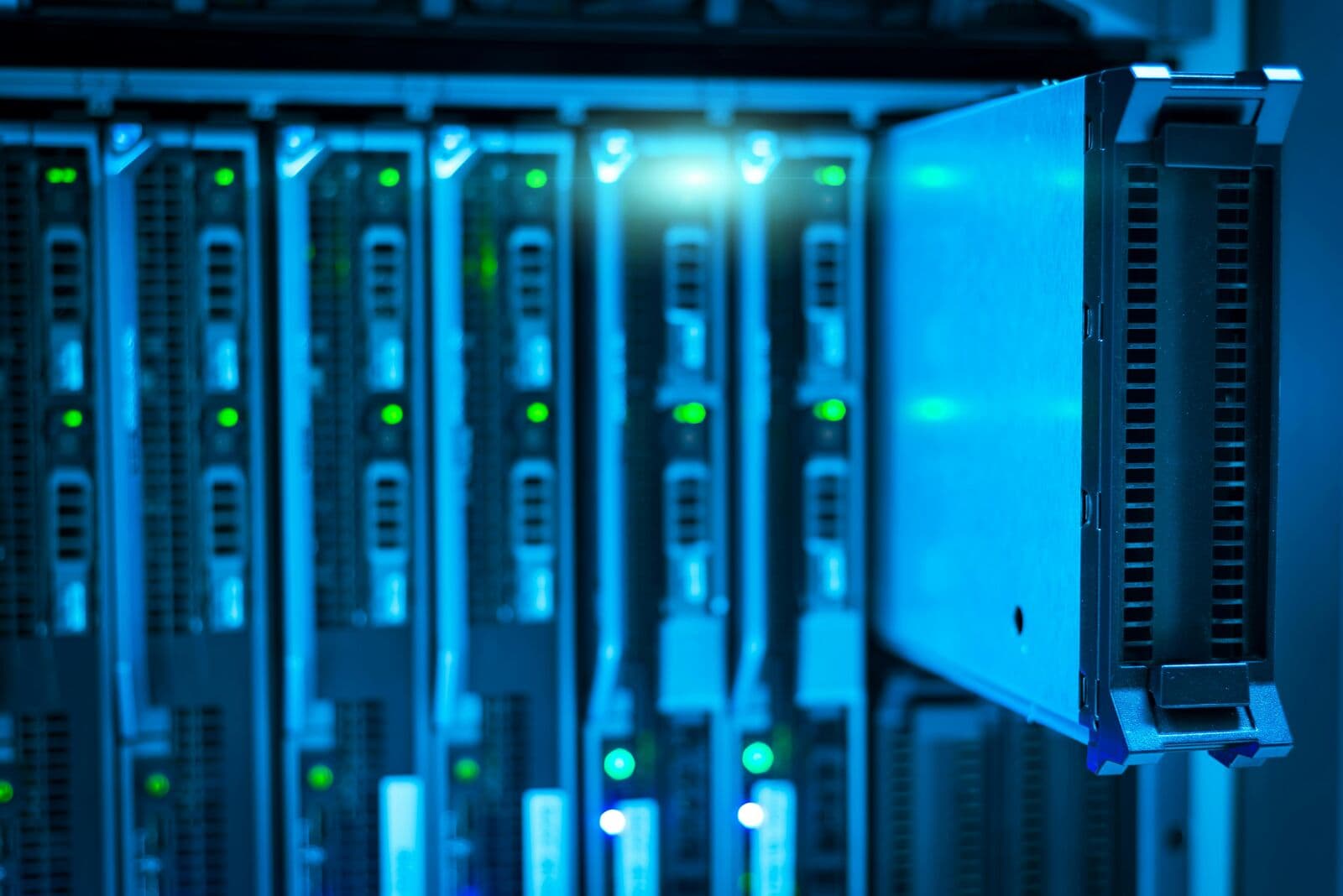 Structured cabling in a data center